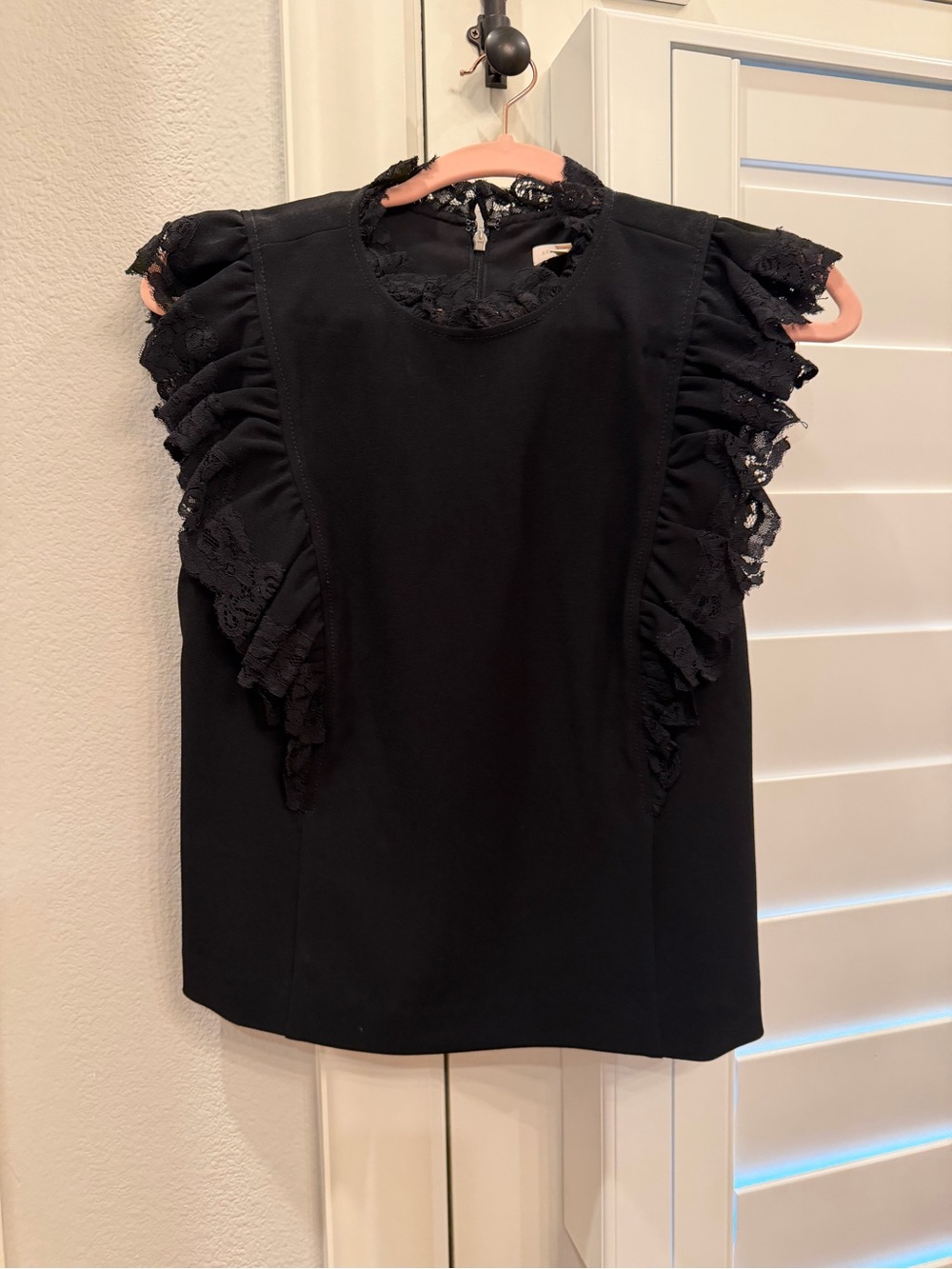 Rebecca Taylor Black Lace Ruffle Sleeve Blouse. Like new. Size 4